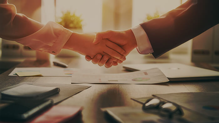 エングロウは、予約アプリ・WEB予約システムや業務用エアコンの販売等、店舗のお役に立てるサービスの事業拡大に向け、共に歩んでいただける販売パートナー様を募集しております。